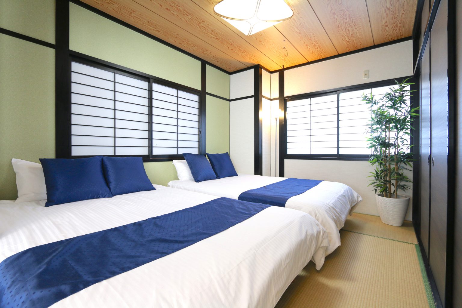                                       TOMARUNEN OSAKA